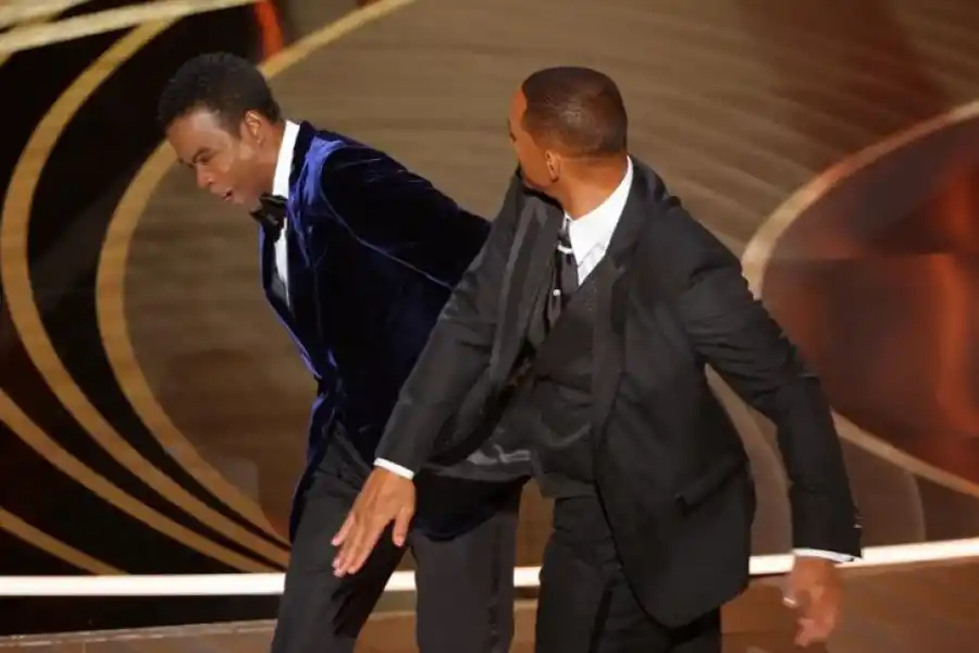 Video: Will Smith reapareció y le pidió perdón a Chris Rock