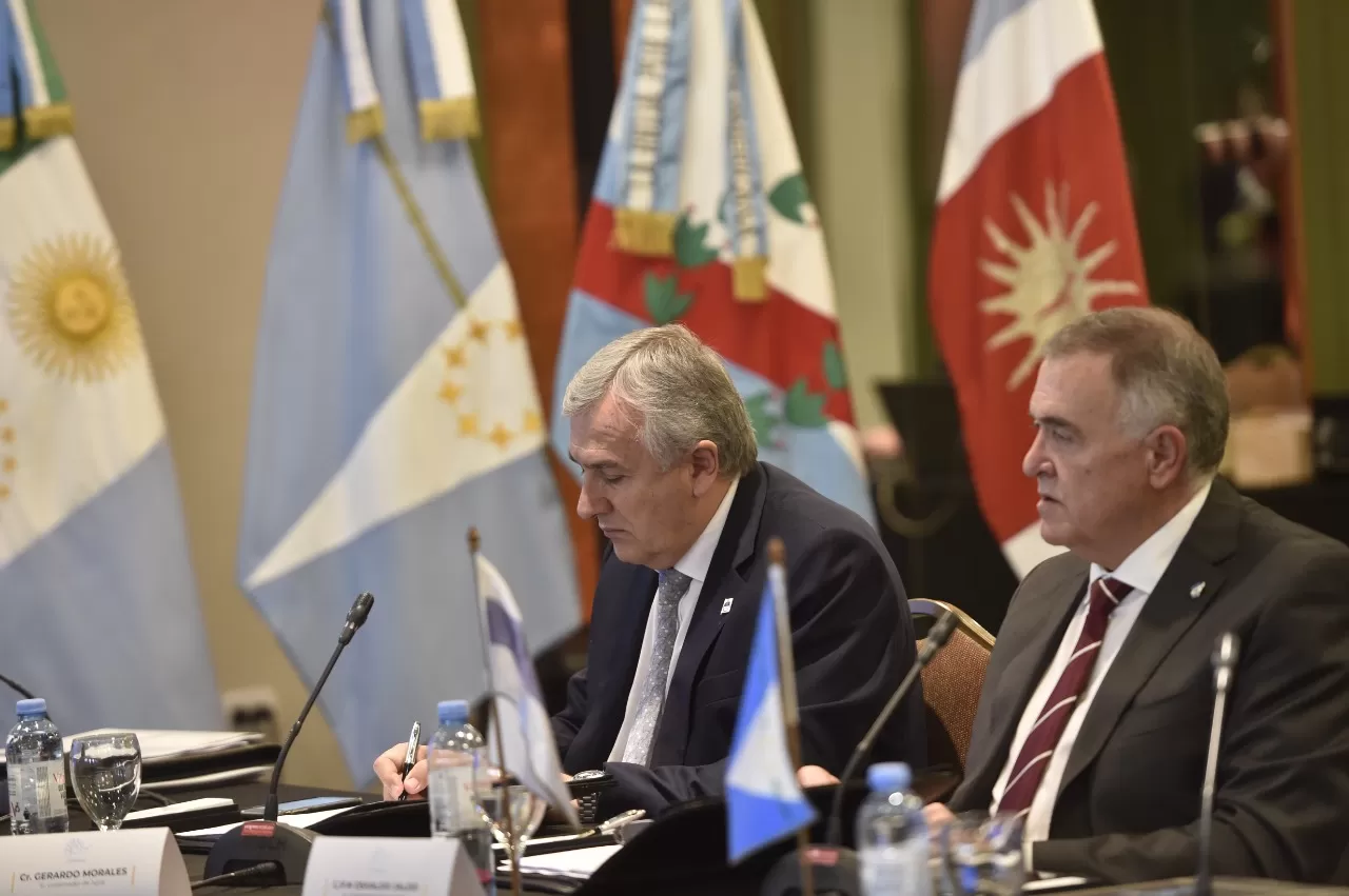 REPRESENTANTE TUCUMANO. El gobernador Osvaldo Jaldo participa de la reunión del Norte Grande, en Salta. Foto Comunicación Pública