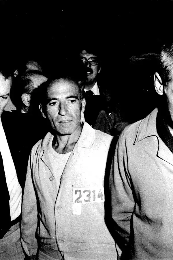  el artista tucumano en uno de sus últimos recitales. Estrella saluda en uno de los 9 de julio que vino a Tucumán. AL SALIR DE LA CÁRCEL URUGUAYA. Pesaba 48 kilos. 