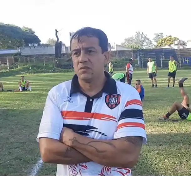 EN UNIÓN ACONQUIJA. Carlos Corvalán es el DT.