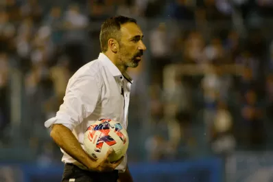 Atlético le aceptará la renuncia a Azconzábal y saldrá en busca de un nuevo DT