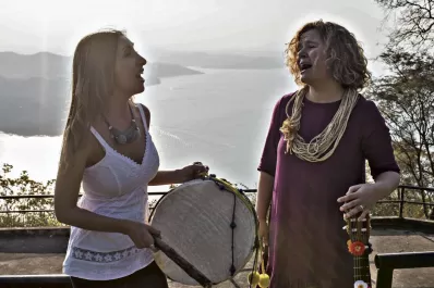 Música en vivo: toda fiesta por presentar un disco o cumplir años se comparte