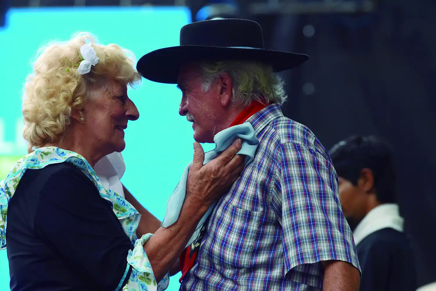 GALANTEO. Las estrofas sobre amores, penas y recuerdos invitaron a que los presentes se quiten la “armadura” y resurjan emociones. ¿Acaso no es ese el objetivo de bailar?