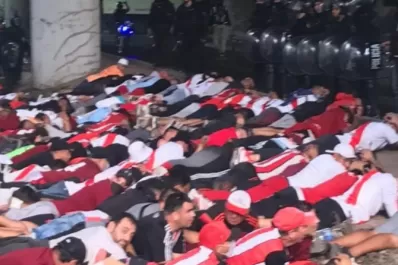 Más de 150 barras de River fueron detenidos antes del partido ante Argentinos Juniors