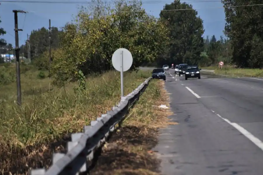 SALVAN VIDAS. Los guardarrails están colocados para evitar el despisto de los vehículos.