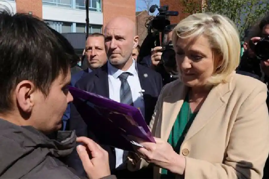 A LA DERECHA. Marine Le Pen lleva su discurso antiinmigrantes pero además levantó la bandera de los problemas sociales que aquejan a los franceses.