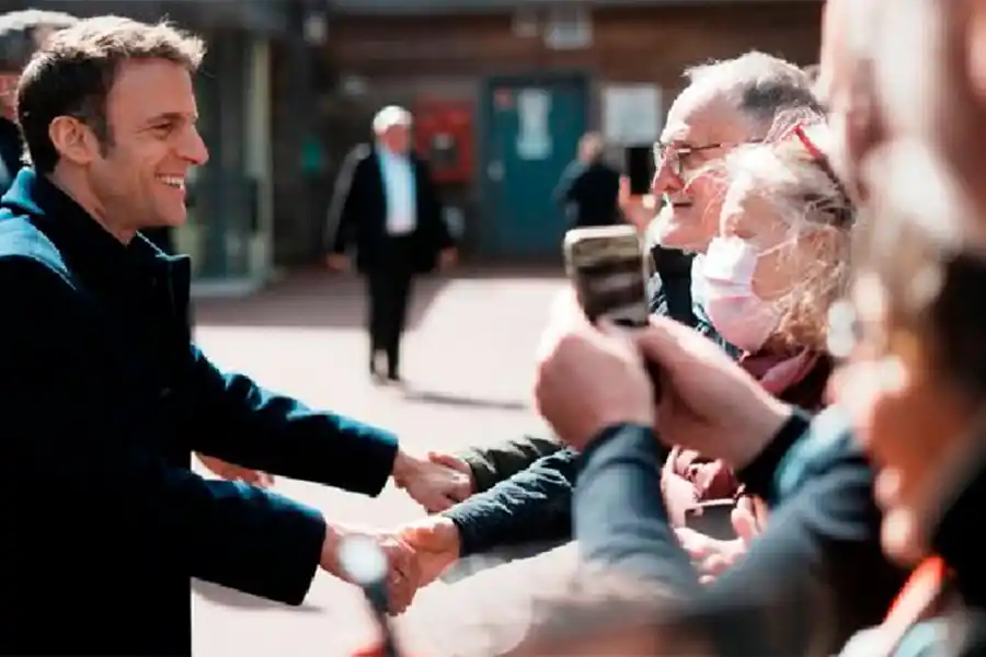 DE CENTRO. Macron busca seguir en la presidencia pero la escalada de los precios debido a la guerra le podría jugar en contra.