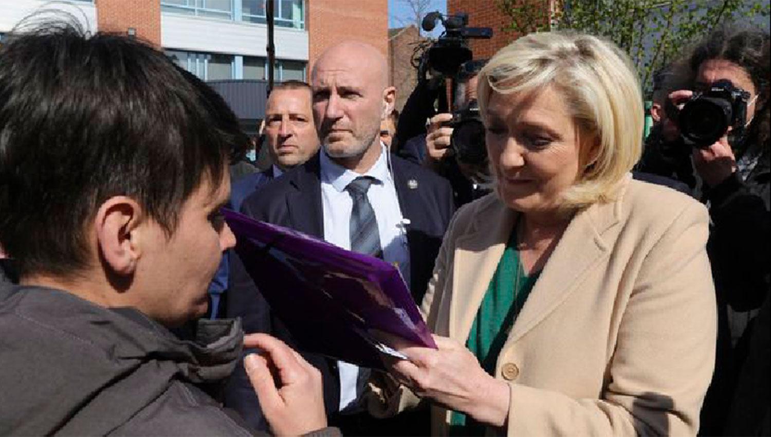 A LA DERECHA. Marine Le Pen lleva su discurso antiinmigrantes pero además levantó la bandera de los problemas sociales que aquejan a los franceses.