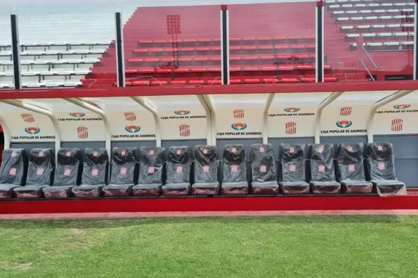 Siguen las obras en La Ciudadela, que hoy se estrenará butacas en el banco de suplentes