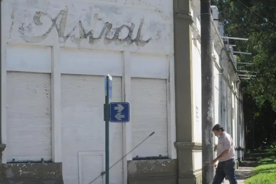 MOJÓN HISTÓRICO. El Cine Astral se encuentra en venta. 