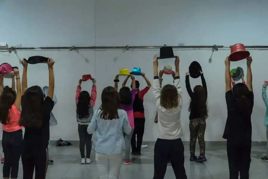 GENTILEZA TOLE TOLE TEATRO