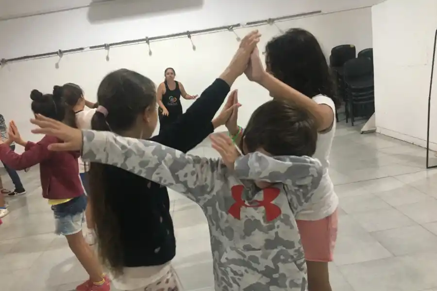 GENTILEZA TOLE TOLE TEATRO