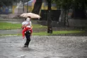 Cayeron más de 80 mm de lluvia en varias zonas de Tucumán y aún hay cortes de calles