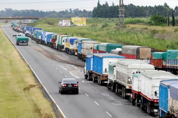 Transporte de granos: a pesar de la negociación, el paro continúa
