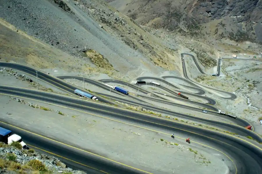 Es deportista y recorre Latinoamérica en rollers