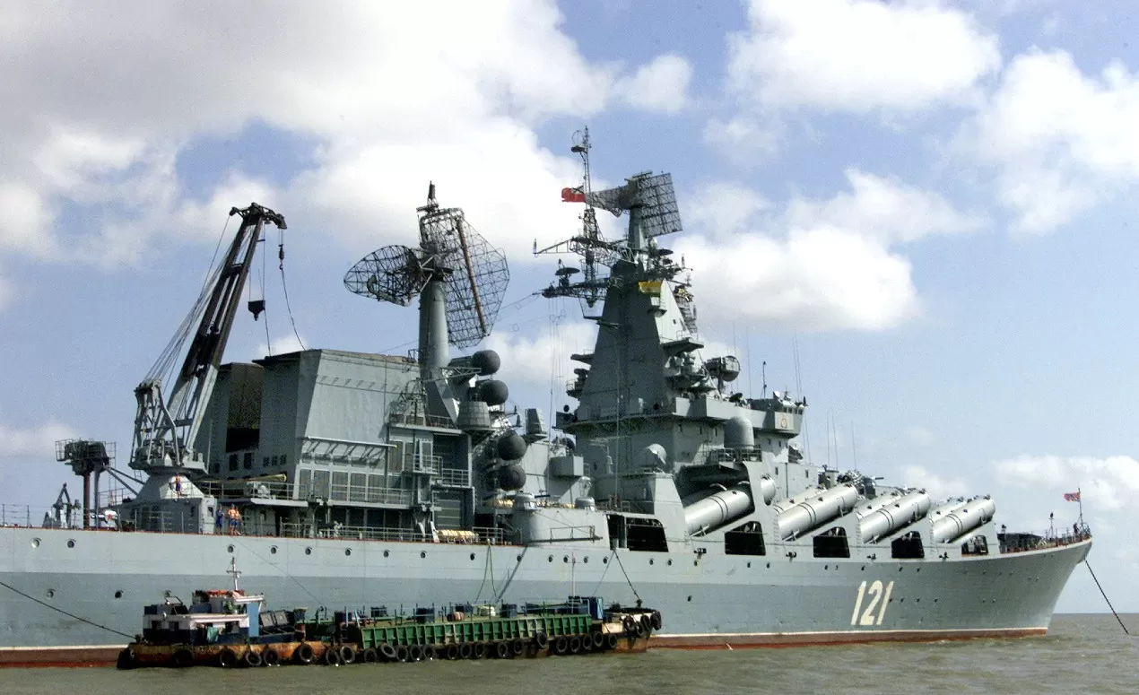 Informan el hundimiento del principal buque de guerra ruso en el mar Negro