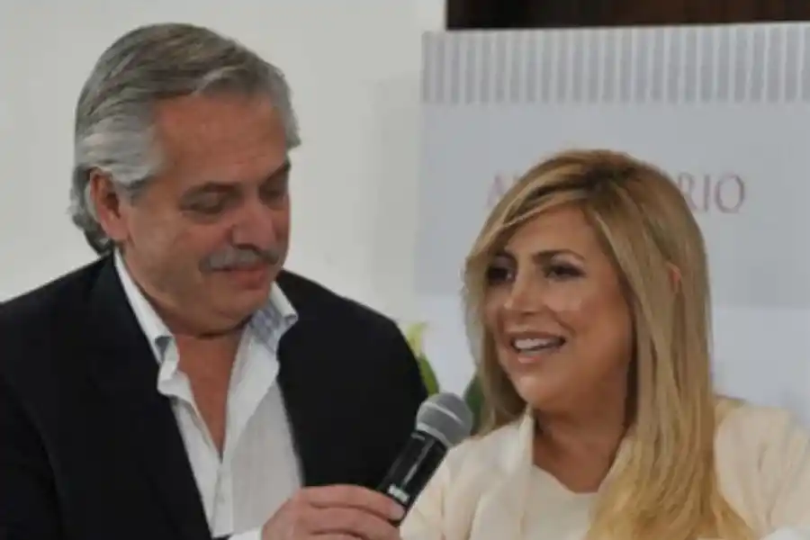 El Presidente, la Primera Dama y Francisco.