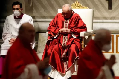 El Papa celebró a Pasión de Cristo en el Vaticano y pidió a los gobernantes una paz duradera