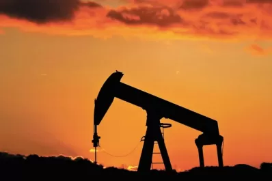 La Unión Europea reconoció que vetar la importación de petróleo ruso podría llevar meses