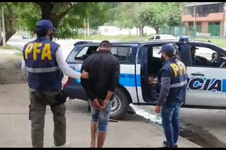 Detienen a un hombre con 40 envoltorios de cocaína