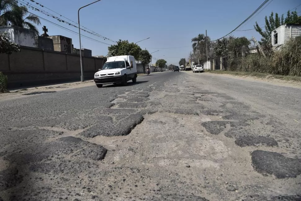 Ruta 329. De 40 kms de extensión que tiene la carretera, apenas se arreglaron 8 kms.