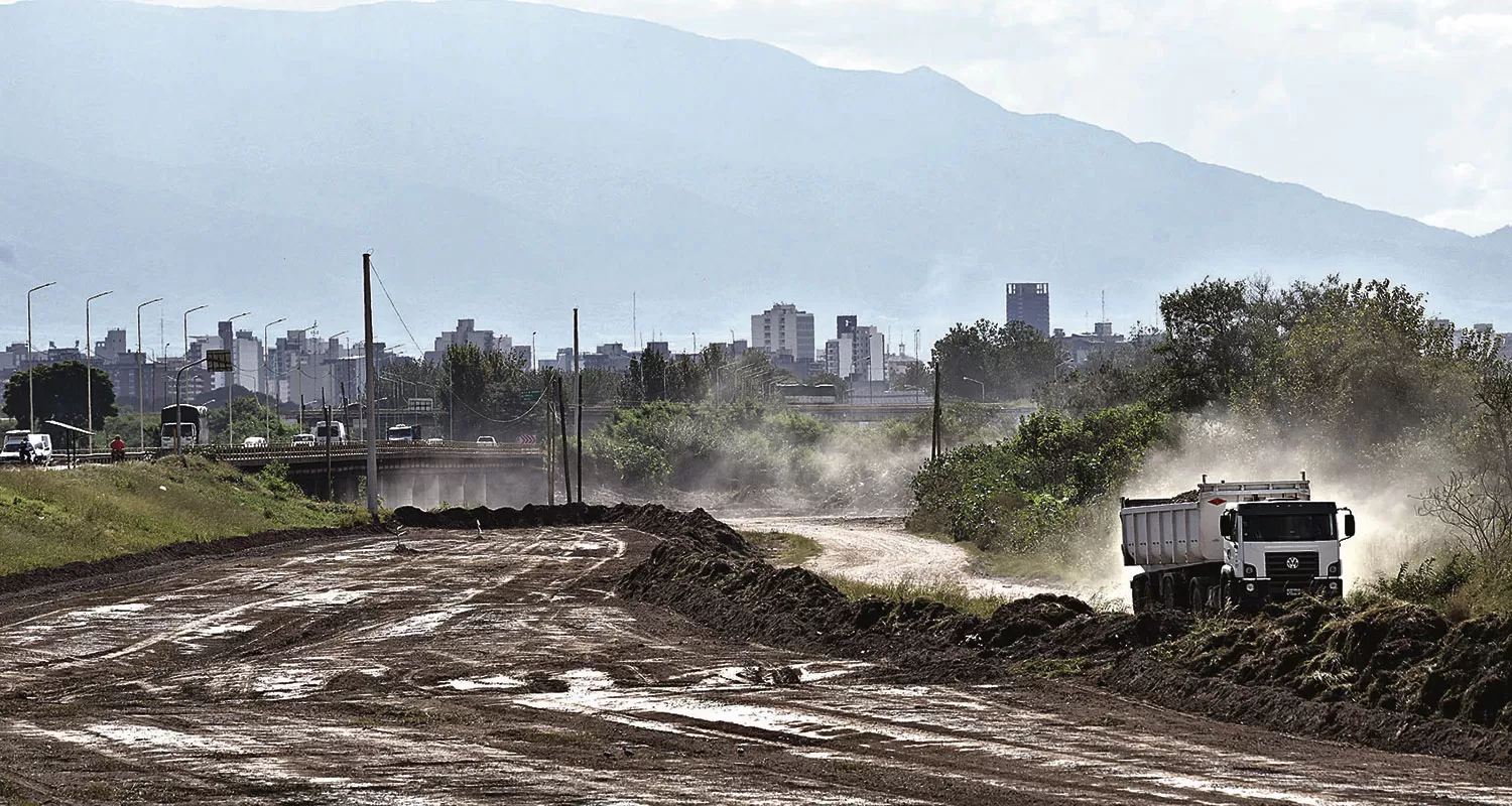 Obra de la autovía Tucumán-Termas. ARCHIVO