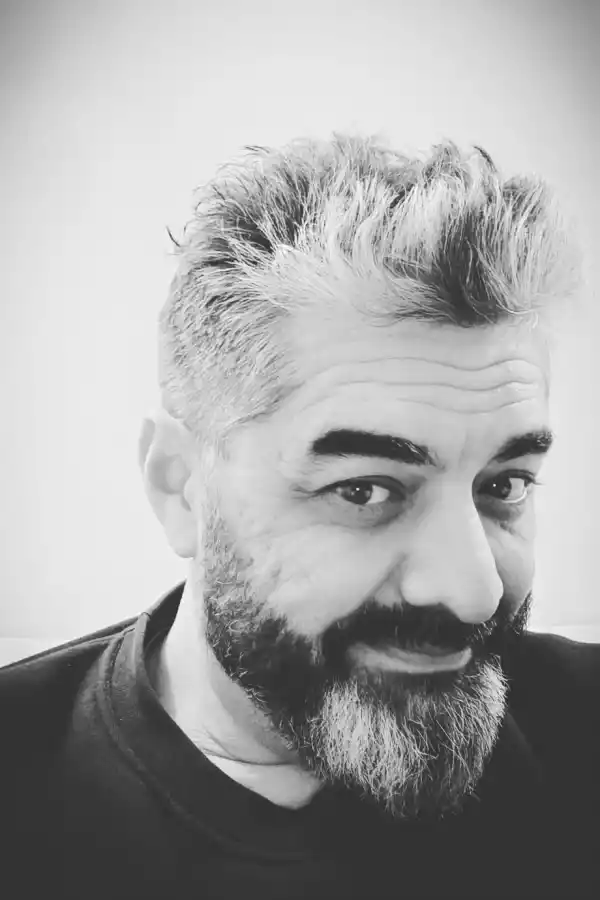 Alejandro Lahitte, influencer y editor de Acercate al Vino. IMAGEN DE GENTILEZA.