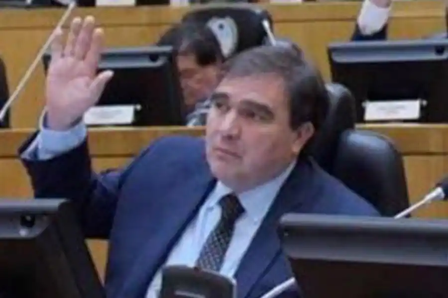 JALDISTA. El legislador Javier Morof, en el recinto de la Legislatura.