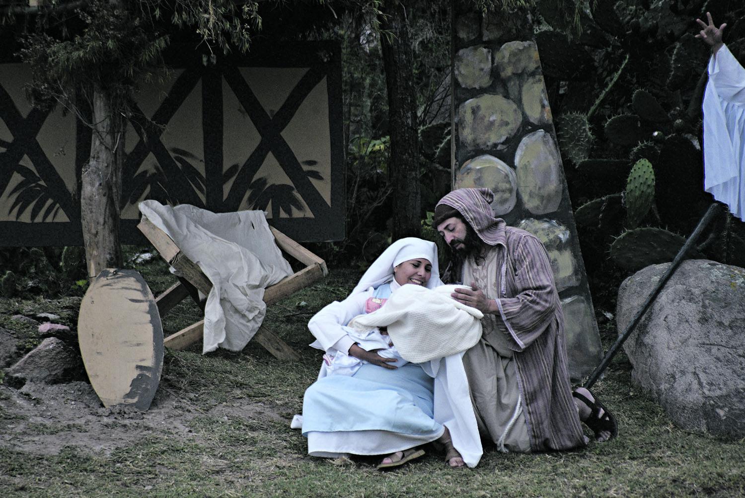 RECREACIÓN. La obra “Vida y Pasión de Dios Hombre” (dirigida por Carlos Kanán) fue interpretada en varias locaciones.