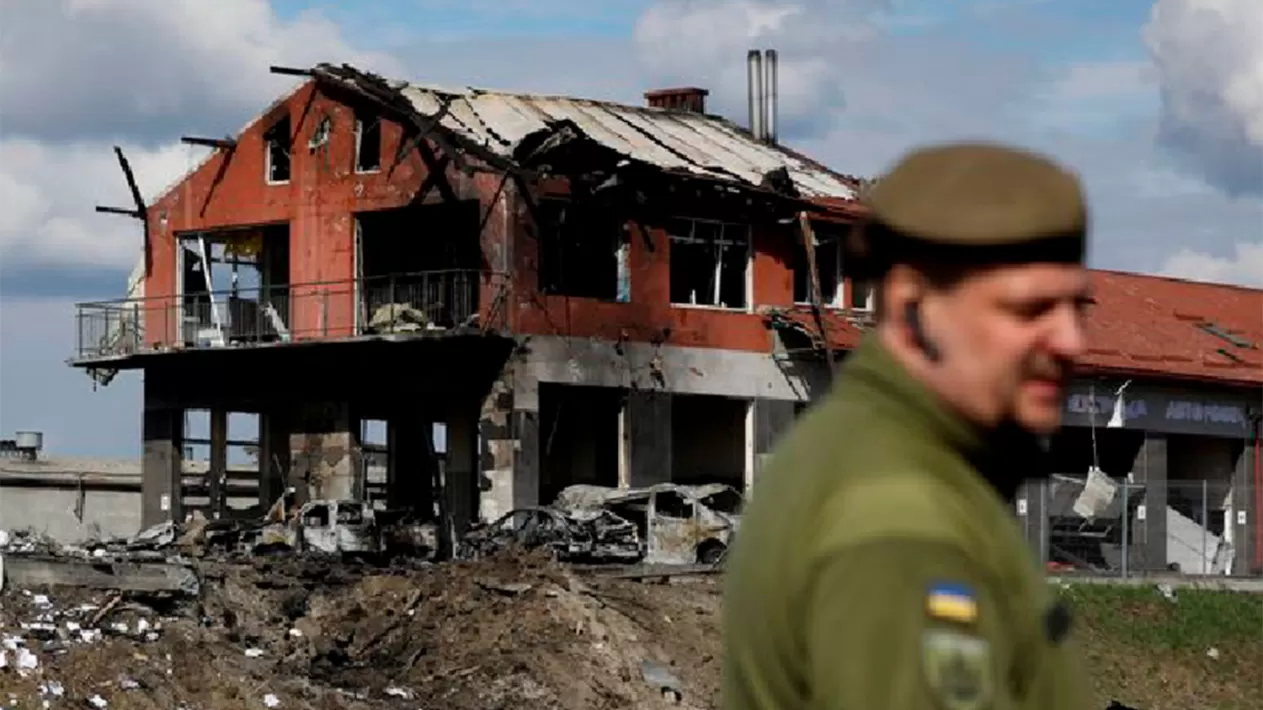 SIN TREGUA. Las tropas rusas continúan atacando diferentes zonas en las afueras de la capital ucraniana de Kiev.