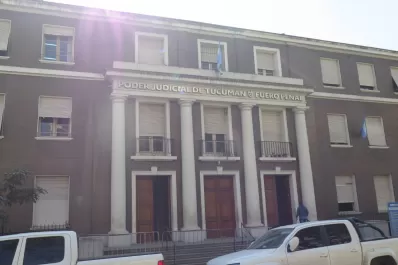 Detienen a una mujer por golpear a su hija con un caño de hierro y con una manguera