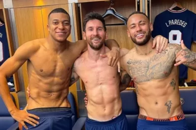 La inolvidable selfie de una rusa en el ascensor con Messi, Mbappe y Neymar