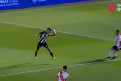 Beligoy reconoció el error: el de Banfield no fue penal