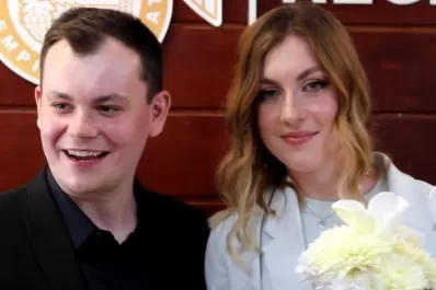 Viva el amor: un joven ruso y su novia ucraniana huyeron de la guerra para casarse en México