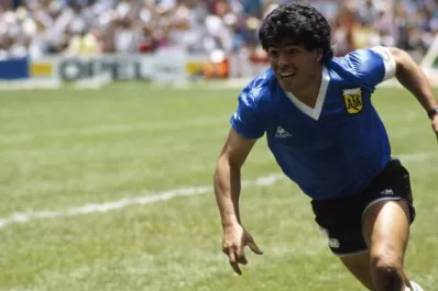 Maradona: mañana se inicia la subasta por la camiseta que usó ante Inglaterra en 1986