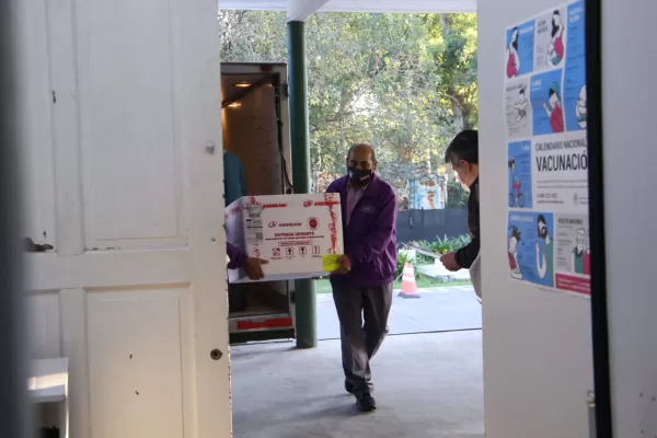 Tucumán recibió 63.000 vacunas contra la covid-19: Es posible que ocurra una nueva ola