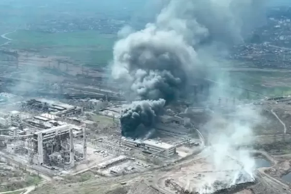 Nuevos combates impiden la evacuación de refugiados desde Mariúpol