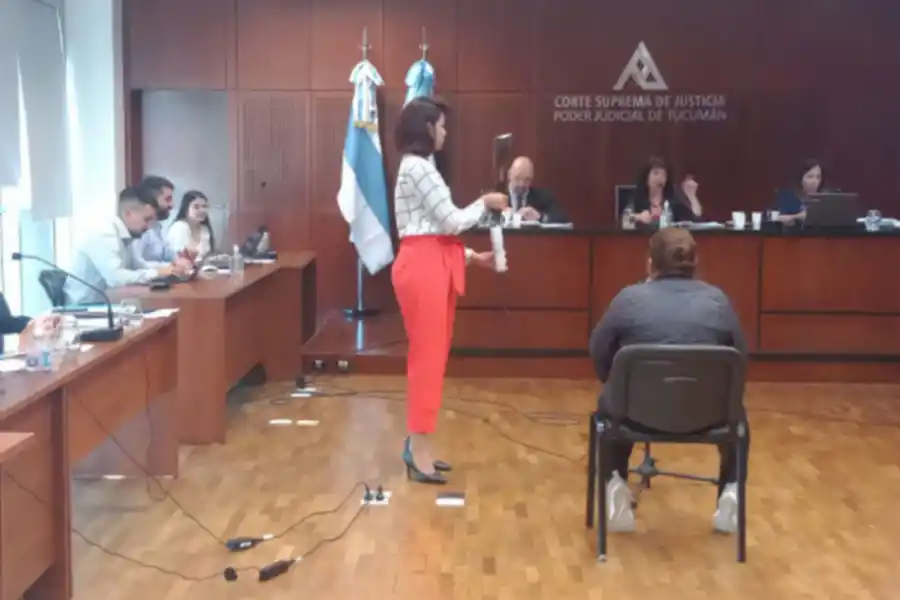 EN TRIBUNALES. Escenas de las primeras audiencias del juicio por el crimen de Ramón Quiroga.