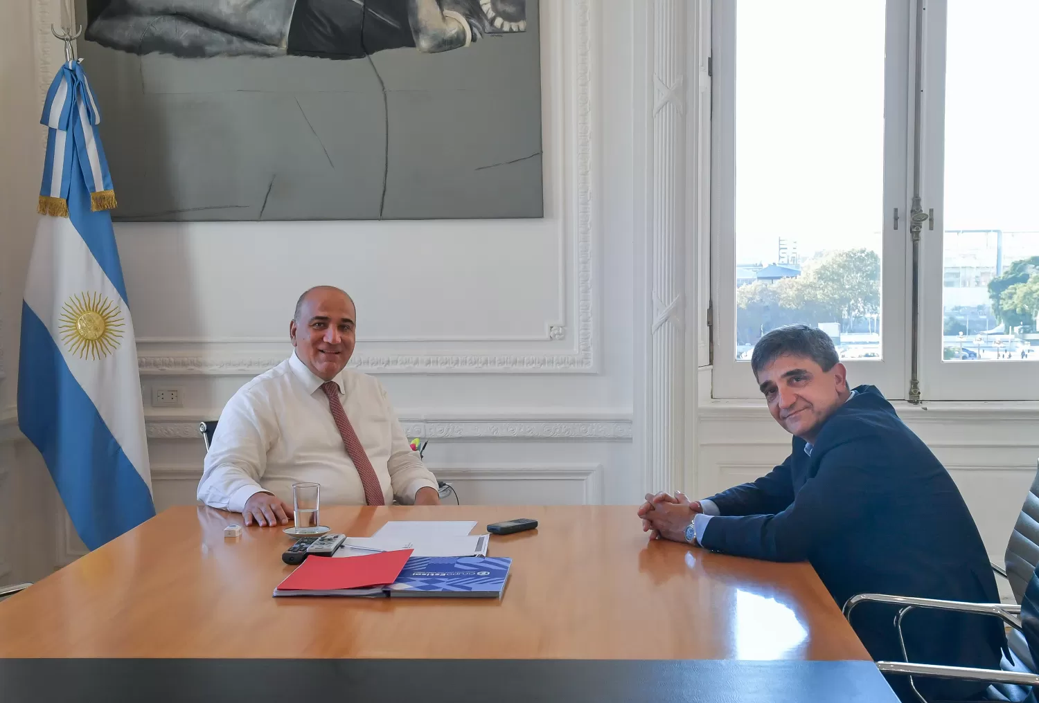 EN LA CASA ROSADA. Juan Manzur, junto al senador Pablo Yedlin.