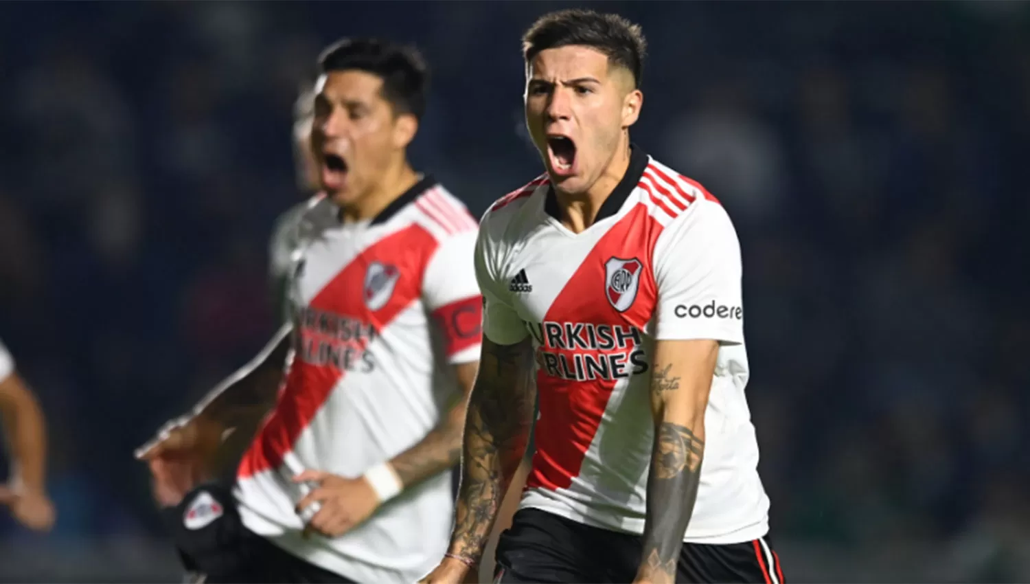 FIGURA. Enzo Fernández es determinante en un River que espera un tropiezo de Racing para llegar a la cima de la Zona A.