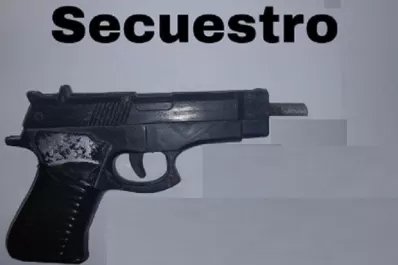 Salió a robar con una réplica de arma de fuego y terminó detenido