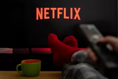 Netflix tomará una drástica medida con quienes comparten una cuenta en diferentes hogares
