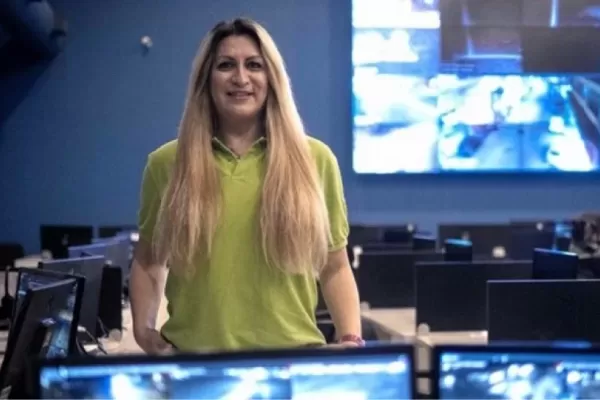 Quién es Cristal Barraza, la operadora trans que le salvó la vida a un bebé