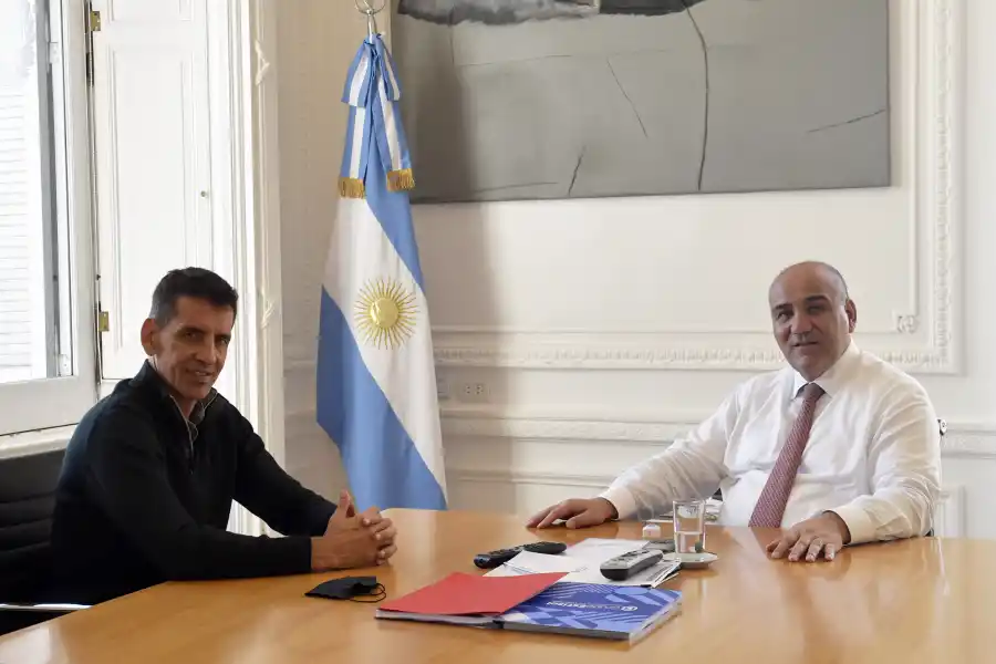 REUNIÓN. El jefe de Gabinete recibió al funcionario del Enohsa Gerónimo Vargas Aignasse.