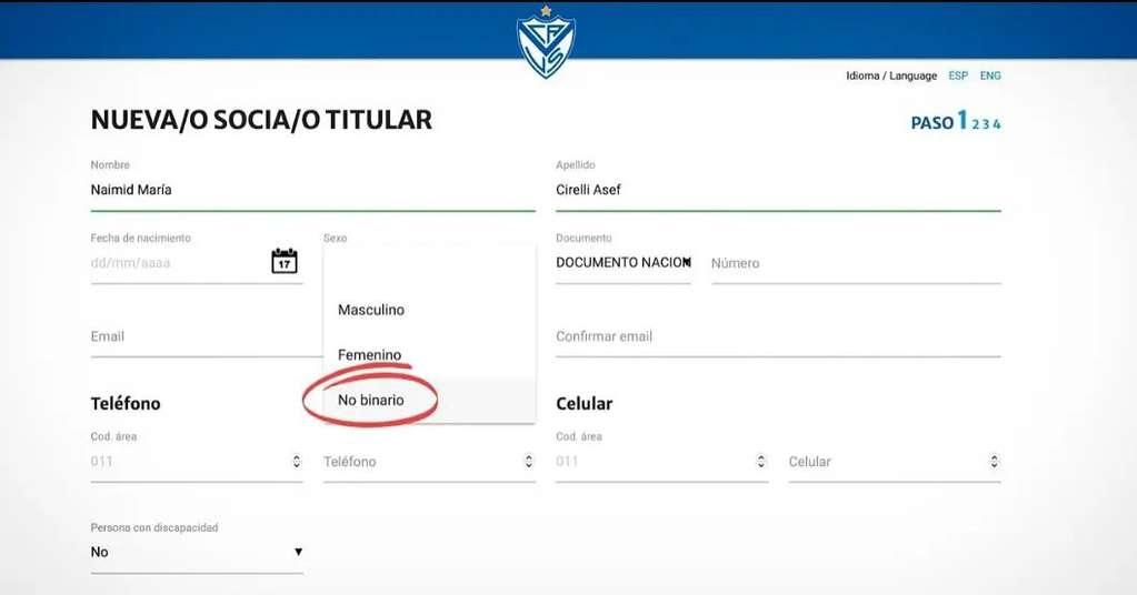 Consiguió el primer carnet no binario de fútbol y quiere romper con los prejuicios