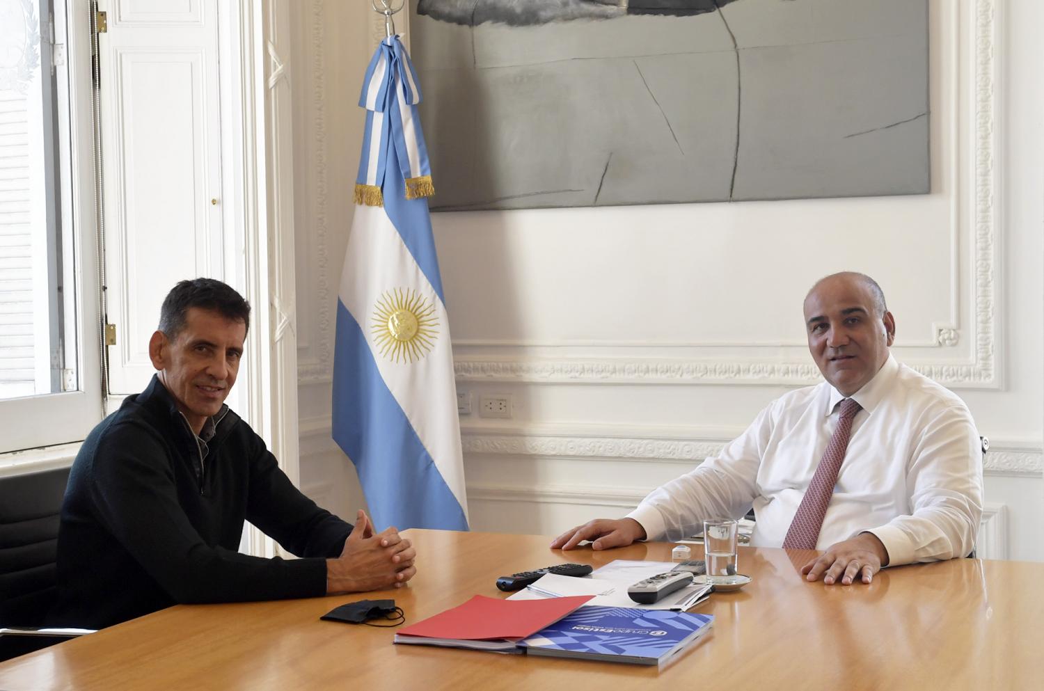 REUNIÓN. El jefe de Gabinete recibió al funcionario del Enohsa Gerónimo Vargas Aignasse.