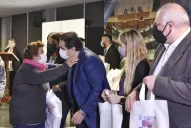 Presentan el programa Nuestros barrios libres de analfabetismo y entregan kits en la Legislatura