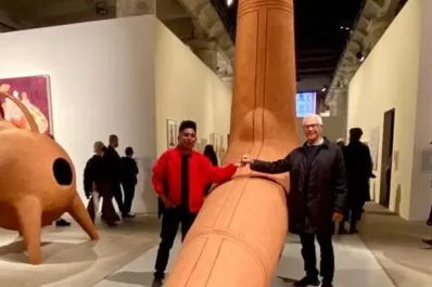 El fundador del Malba compró la obra del tucumano Gabriel Chaile que se exhibe en Venecia