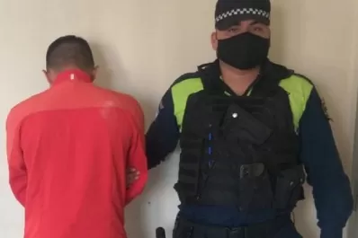 Amenazó a su madre con acuchillarla y terminó detenido