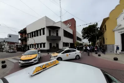 En Concepción, taxistas reclaman frente al Concejo para pedir una suba en las tarifas